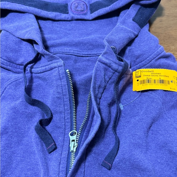 Lululemon jacket - Picture 2 of 4